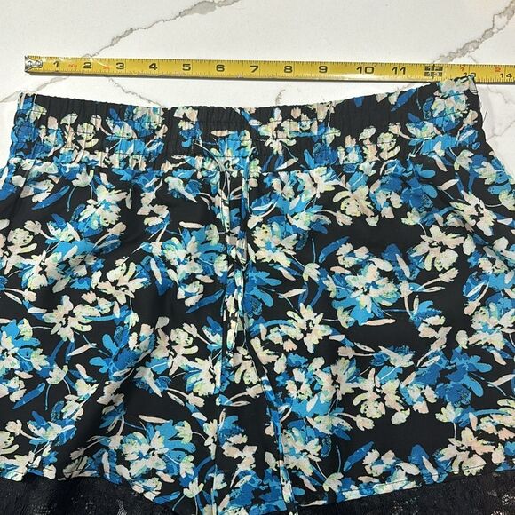 Charlotte Russe | Blue Floral Black Lace Women’s Casual Summer Shorts - Picture 10 of 10